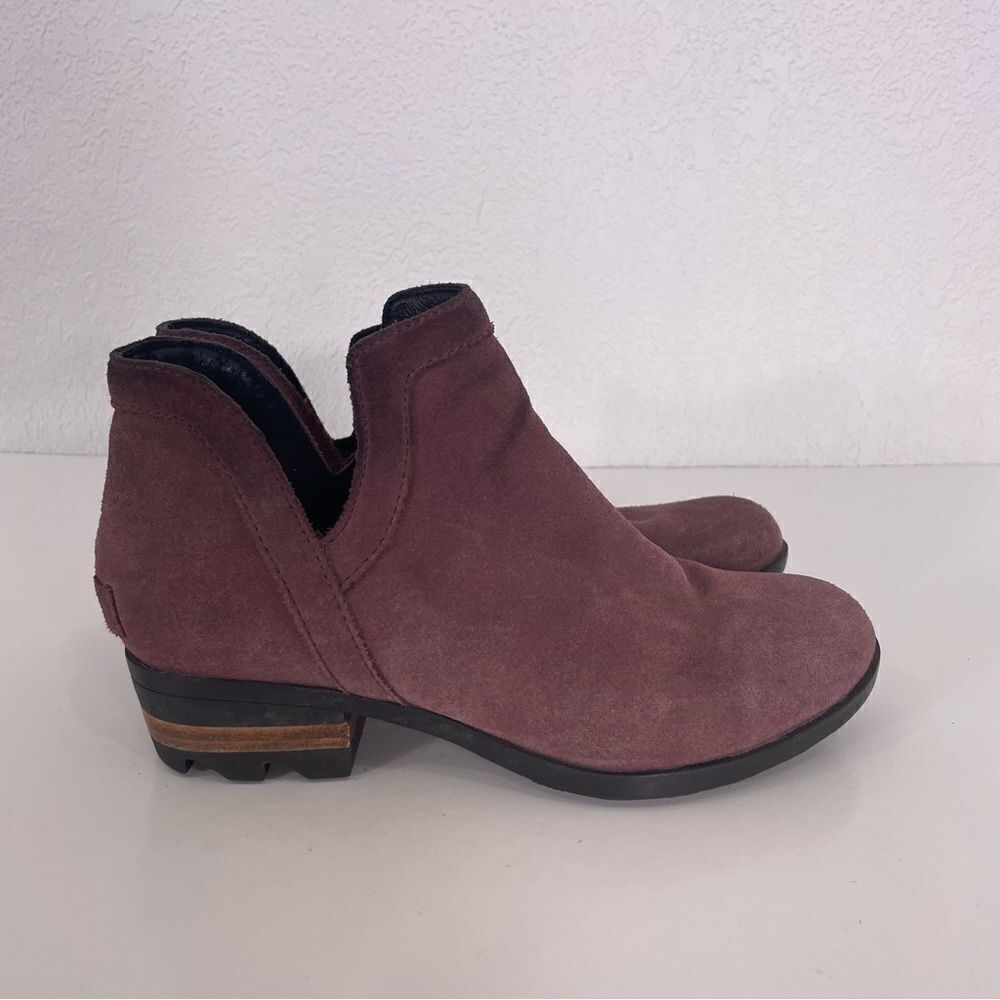 Sorel Maroon Leather Suede Low Heel Cut Out Side Booties‎ Size 7